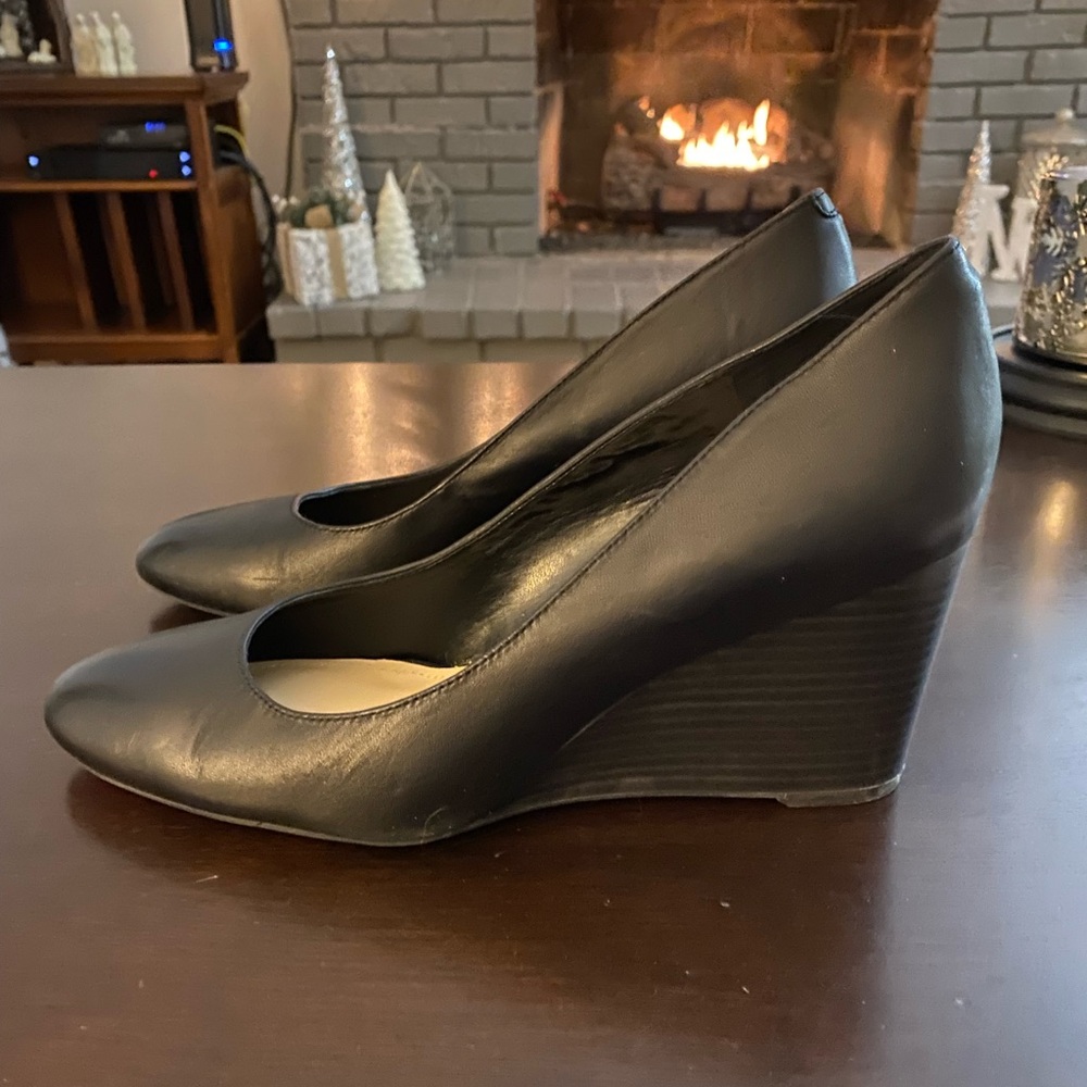 Nine West black wedge